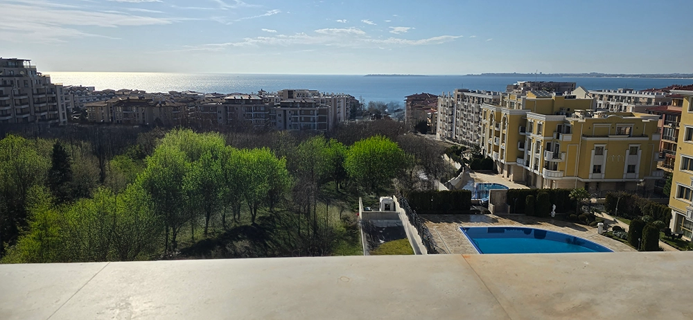 Апартамент с 3 спални и гледка море (4 стаи)